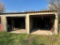 Stone Built  5-Bedroom Country House On One Level with a Large Enclosed Park. Ideal For Horses