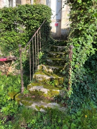 Town House with Garden, Garage & Outbuildings