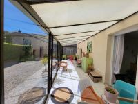 Pretty 2 Bedroom House in a Dead End, Near Ruffec - Nice Potentials
