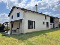 Ensemble de Deux Maisons Anciennes - Proche Chef-Boutonne