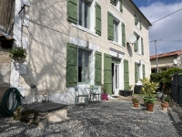 Maison de 4 Chambres dans un Petit Village de Compagne