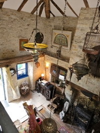 Petite Maison Pittoresque de Compagne avec Dépendances et Terrain