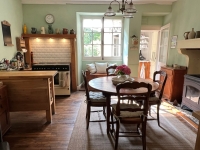 Belle Maison de 4 Chambres dans le Pittoresque Village de Nanteuil-en-Vallée