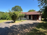 Detached Bungalow In A Quiet Hamlet 2kms To Champagne Mouton