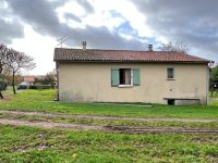 Nanteuil-En-Vallée. Pavillon à Rafraîchir avec Beau Jardin et Sous-Sol