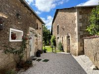 Old Coach House With Spacious Accommodation And  A Garden In The Heart Of A Village