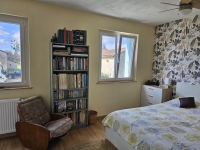 Bright Detached Bungalow With Beautiful Wooded Grounds