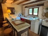 Charmante Maison en Pierre Rénovée dans un Cadre Champêtre et Paisible