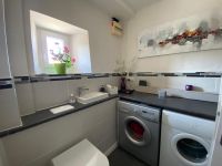 Belle maison en pierre avec jardin clos, piscine et trois chambres dans un beau village historique à
