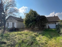 Stone Built  5-Bedroom Country House On One Level with a Large Enclosed Park. Ideal For Horses