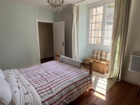 15th Century Village House in Verteuil-Sur-Charente With Beautiful View of the Castle