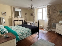 15th Century Village House in Verteuil-Sur-Charente With Beautiful View of the Castle