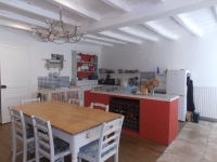 Belle Maison Avec 2 Granges Et Un Beau Jardin