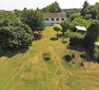 Pavillon sur Sous-sol avec Beau Jardin en Bordure de Charente