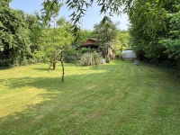 Nanteuil-en-Vallée. Beautiful 2-Bedroom Bungalow with Landscaped Garden and Plunge Pool