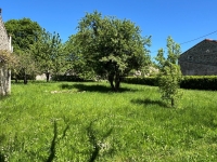 Charmante Maison de Village de 2 Chambres avec Projet de Rénovation et Terrain Spacieux