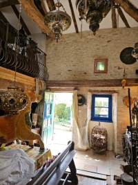 Petite Maison Pittoresque de Compagne avec Dépendances et Terrain