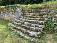 15th Century Village House in Verteuil-Sur-Charente With Beautiful View of the Castle