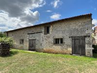 Maison en Pierre 4 Chambres avec Beau jardin et Grande Dépendance