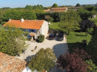 Belle Maison en Pierre avec Beau Jardin