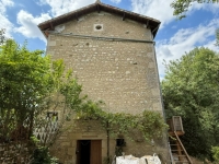 A Rare Find: 3-Bedroom Riverside Home in Taizé-Aizie. Land of 7645m²