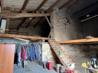 Maison Ancienne Avec Dépendances sur Grand Terrain