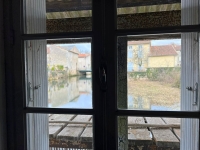 Verteuil-Sur-Charente. Ancien Moulin à Grain dans un Cadre Idyllique