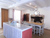 Belle Maison Avec 2 Granges Et Un Beau Jardin