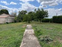 Maison en Pierre 4 Chambres avec Beau jardin et Grande Dépendance