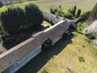 Large 18th Century House with 7 Bedrooms and Swimming Pool, Near Brux And Used For Airbnb