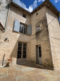 15th Century Village House in Verteuil-Sur-Charente With Beautiful View of the Castle