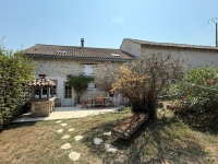 Charmante Maison en Pierre Rénovée dans un Cadre Champêtre et Paisible