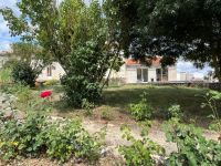 Maison en Pierre 4 Chambres avec Beau jardin et Grande Dépendance