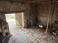 Verteuil-Sur-Charente. Ancien Moulin à Grain dans un Cadre Idyllique