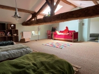 Gorgeous Farmhouse With Beautiful Living Space And Walled Garden