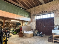 Charming 5 Bedroom Stone House with Modern Comforts and Rustic Elegance