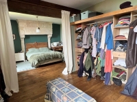 Gorgeous Farmhouse With Beautiful Living Space And Walled Garden