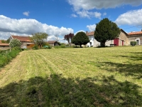 Jolie Maison 2 Chambres et Jardin Clos Et Belles Vues. Près de Civray