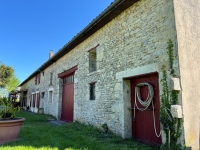 Charming 5 Bedroom Stone House with Modern Comforts and Rustic Elegance