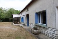 Village house with two dwellings, outbuildings, vaulted cellar