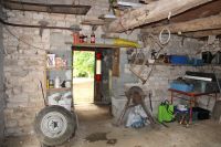 Village house with two dwellings, outbuildings, vaulted cellar