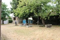 Village house with two dwellings, outbuildings, vaulted cellar