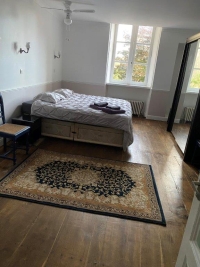 Beautifully-presented 2 Bedroomed Town house