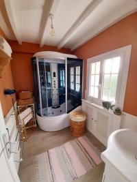 Beautifully Renovated Detached 4 Bedroomed Property