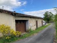 Jolie Maison en Pierre, proche de Ruffec