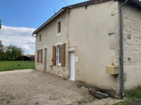 Jolie Maison en Pierre, proche de Ruffec