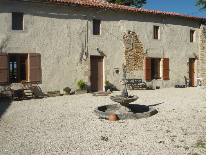 Superb Property With 2 Owners Accommodation, 5 Gîtes And A Large Swimming Pool