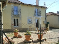 Charming 2 Bedroom Cottage In A Peaceful Hamlet Close to Nanteuil-En-Vallée