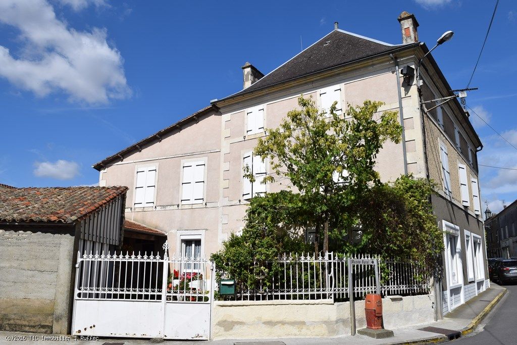4 Bedroom Townhouse With Attached Courtyard Tic Ruffec 4 Bedroom Townhouse With Attached Courtyard