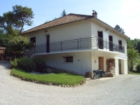 Beautiful Detached Property With Independant Apartment